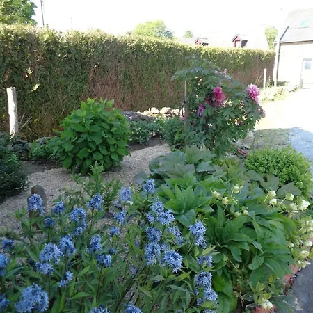 Ker Adsav O'naturel Bed and breakfast Saint-Pierre-de-Plesguen